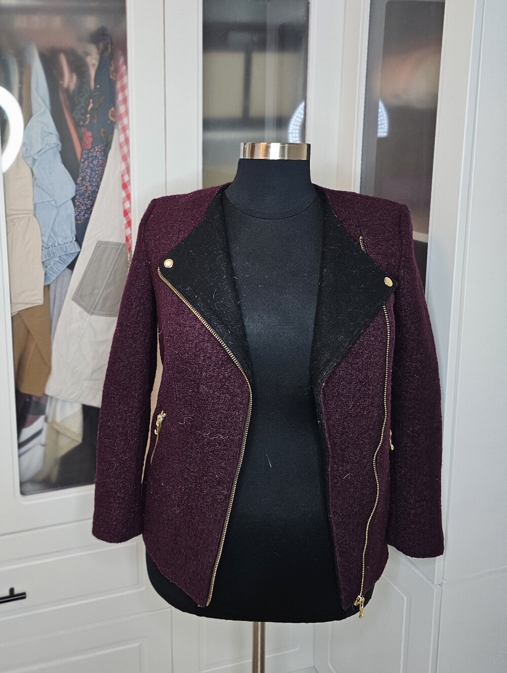 Forever 21 Black and Burgundy Women's Blazer